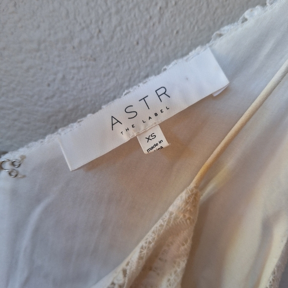 ASTR the label Womens Ivory Crocheted Mini Dress. Size XS - Picture 2 of 9